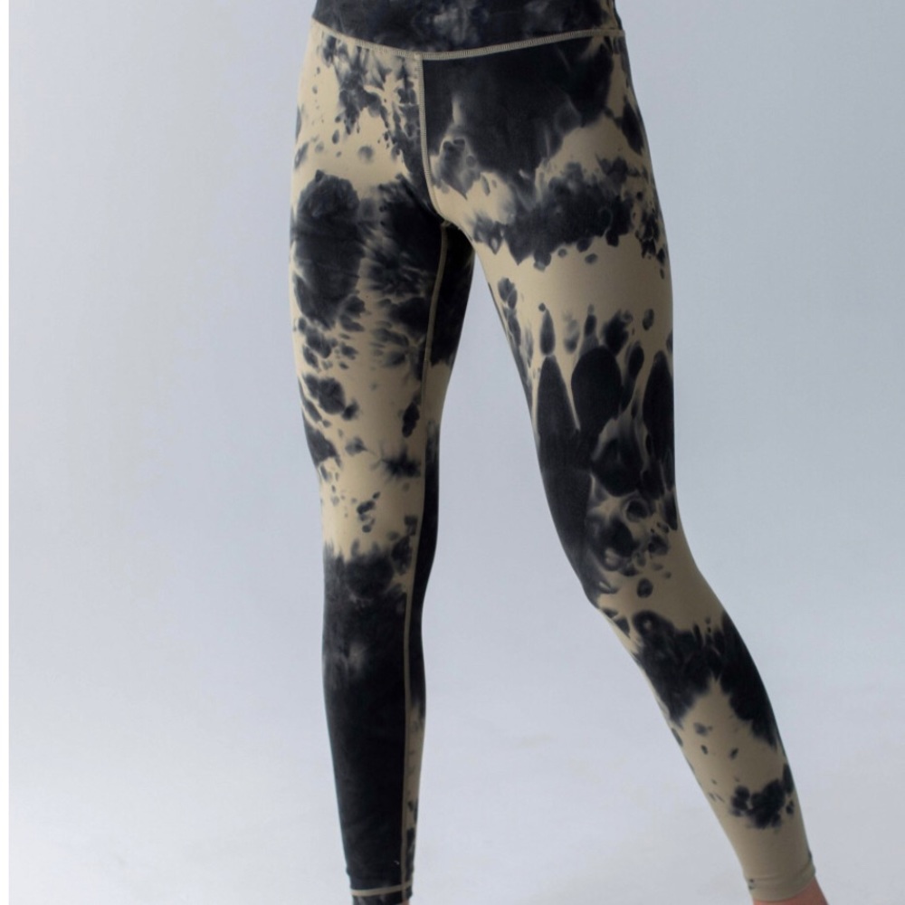 REEF LEGGINGS | SAVVI | YOGA | CHARCOAL MOSS - Picture 4 of 6